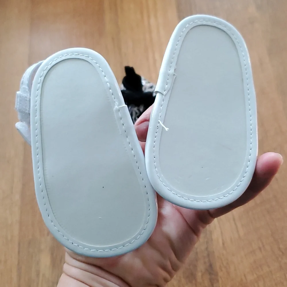 Vitamin Baby Hightops and Carters sandals-2 pair infant shoes‎ 3M